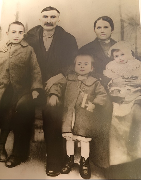 iakovides plutarchos family